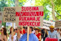Odr�an prosvjed protiv okrutnosti prema �ivotinjama [ 210.60 Kb ]