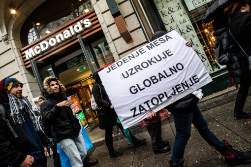Jedenje mesa uzrokuje globalno zatopljenje [ 397.93 Kb ]