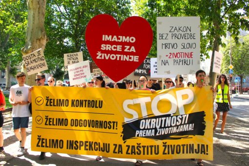 Odr�an prosvjed protiv okrutnosti prema �ivotinjama [ 264.71 Kb ]