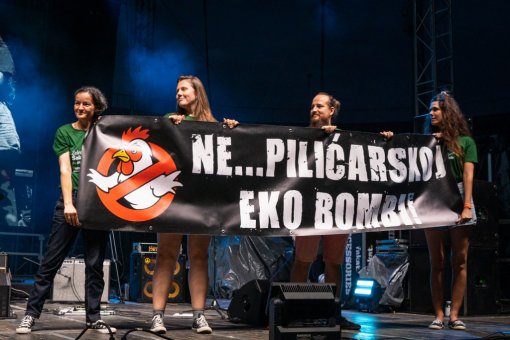 Aktivisti upali na koncert Rundeka [ 168.04 Kb ]
