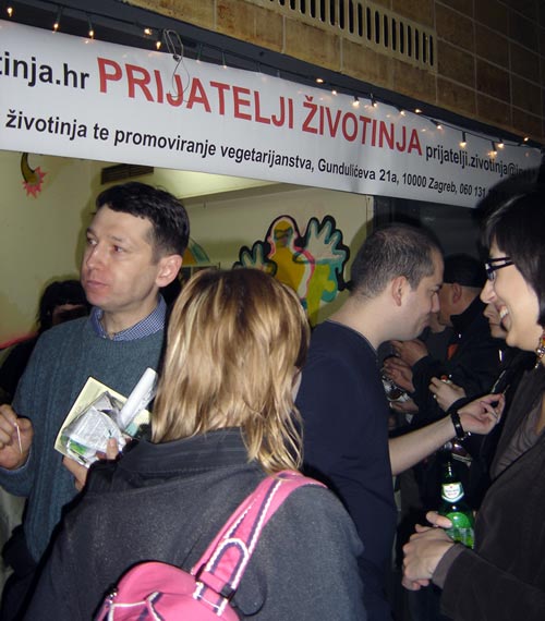 Razmisli �to jede� - koncert grupe Hakoona Matata (1)