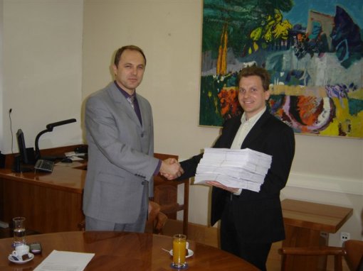 Glas gra�ana za netaknuto more i slobodne dupine3 [ 69.61 Kb ]