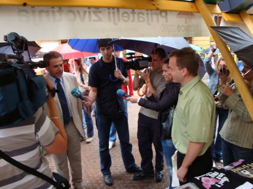 Otvorena vrata skloni�ta 2 [ 1.42 Mb ]