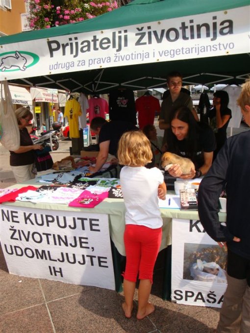 Action castration Rijeka 2 [ 111.81 Kb ]