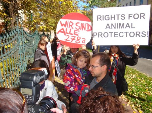 Protest of support to Austrian activists in Ljubljana 4 [ 151.79 Kb ]