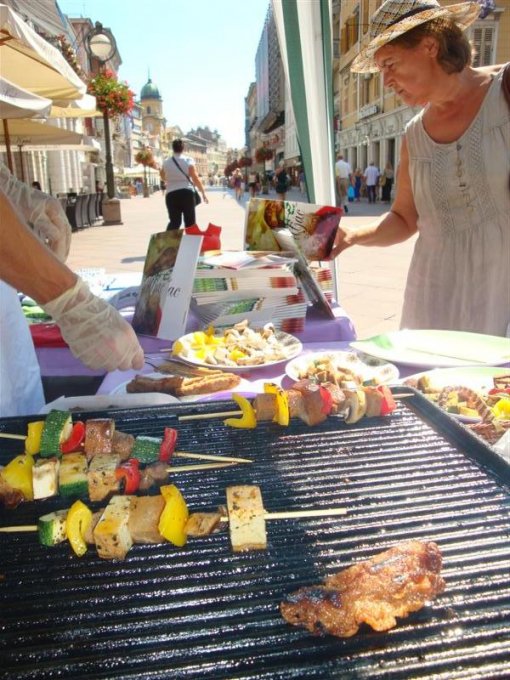 Tourists are vegetarians too 2 [ 123.11 Kb ]