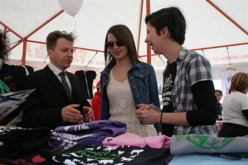 Adopting is Cool April 2013 [ 77.78 Kb ]