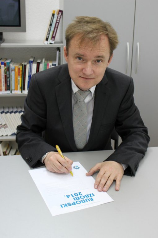 Damir Hrsak
